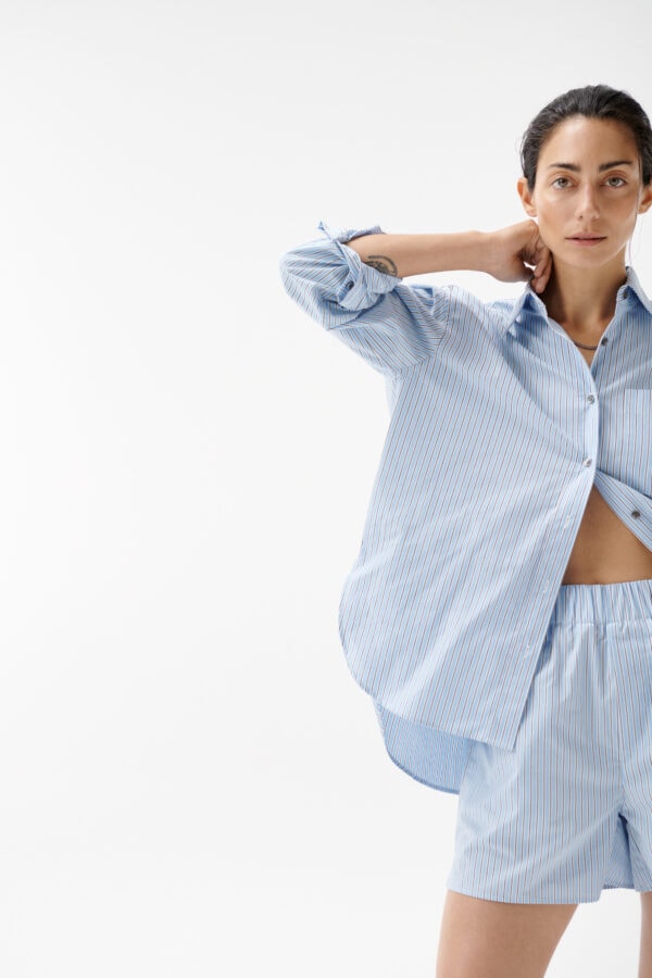 Closed lookbook image 1