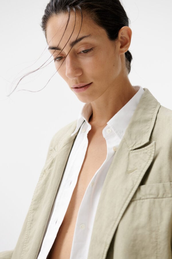 Closed lookbook image 3